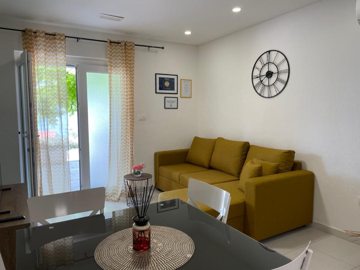 Superior Apartman Vujevic, Duće エクステリア 写真